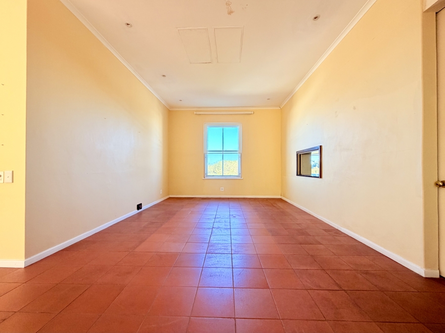 4 Bedroom Property for Sale in Voelklip Western Cape